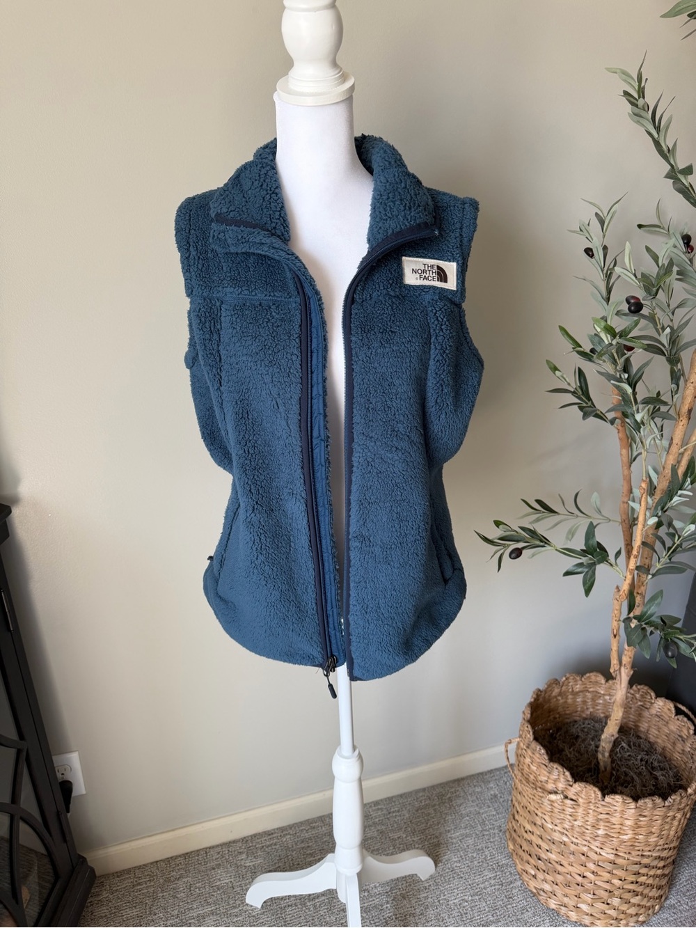 The North Face Women’s Campshire Blue Sherpa Fleece Vest